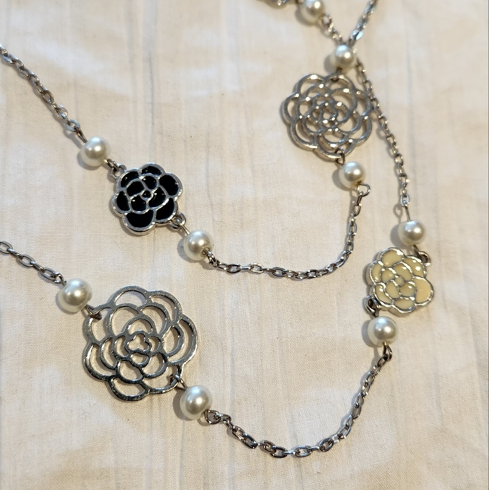 Long elegant fashion necklace